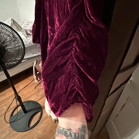 Maroon crushed velvet blouse from Torrid. Size 2 - Picture 2 of 4